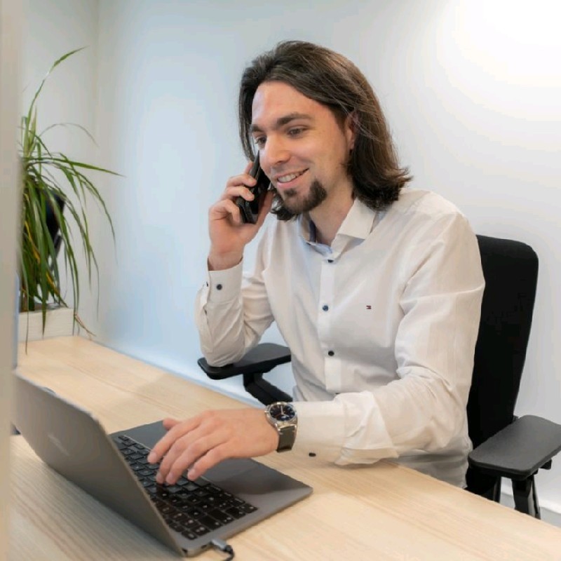 Vincent Saling ingénieur commercial SIRH et Business Intelligence chez SYXPERIANE